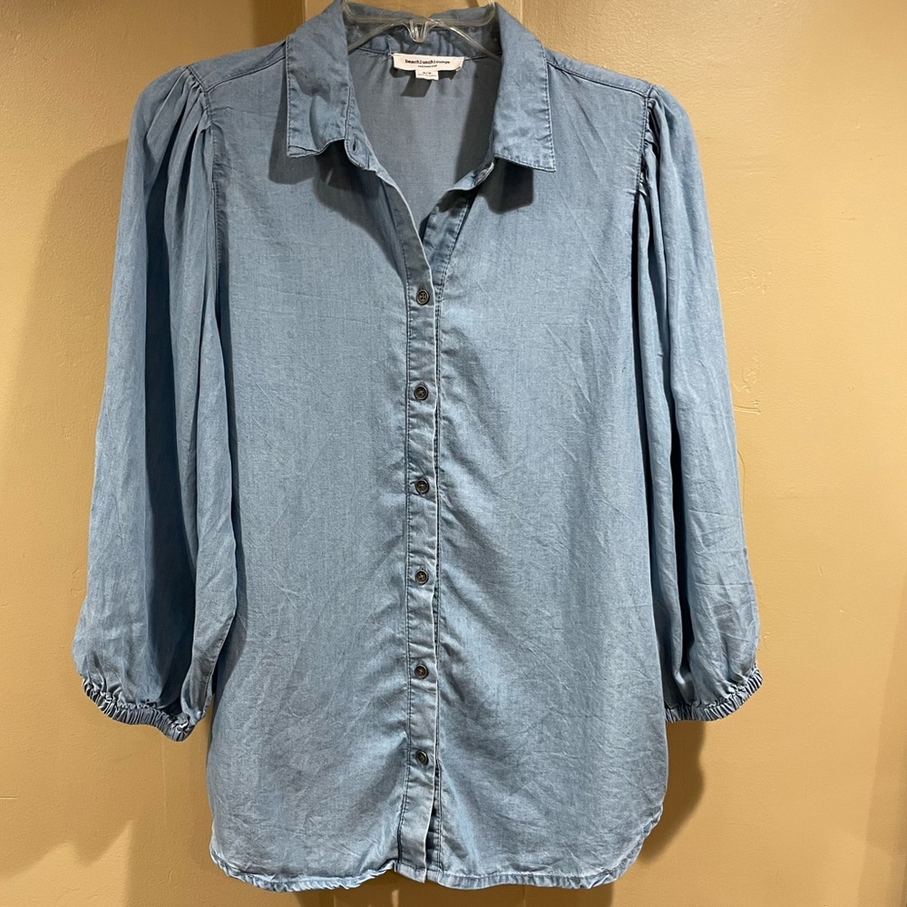 BeachLunchLounge Button-down Top